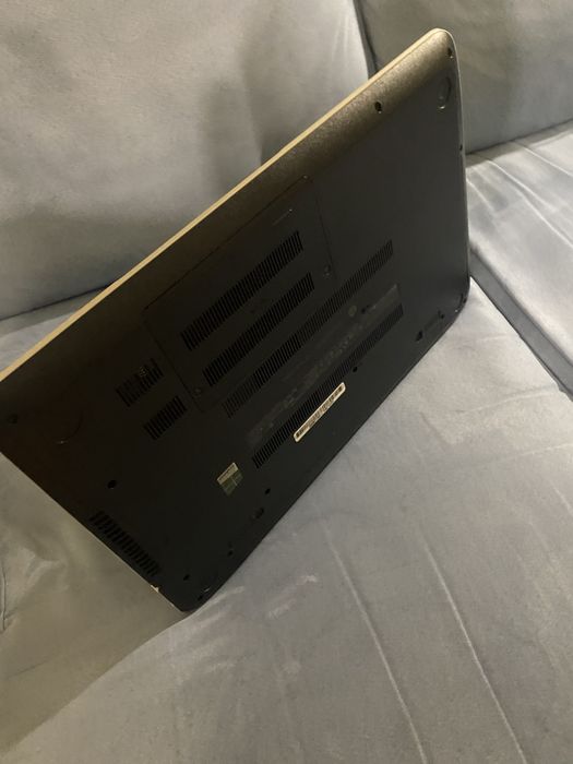 Ноутбук 15,6 HP Pentium 8/750gb для навчання роботи інтернету та ігор