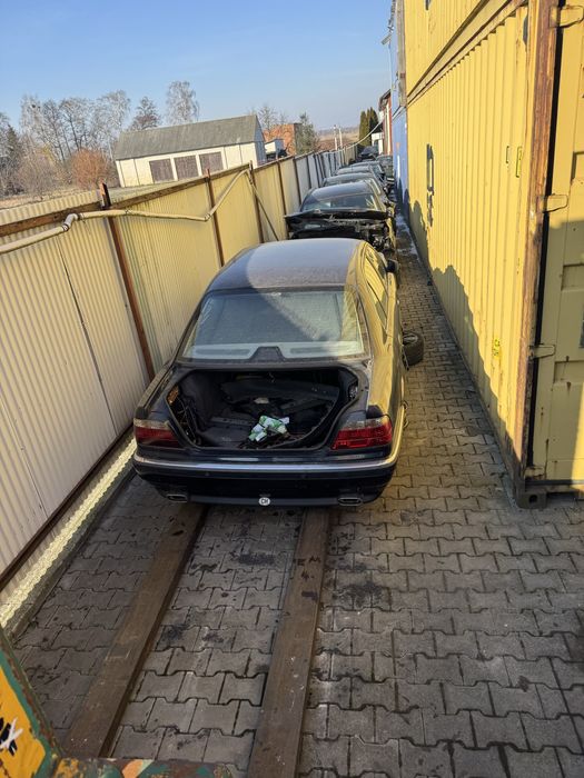 Karoseria bmw 740/735/750 E38