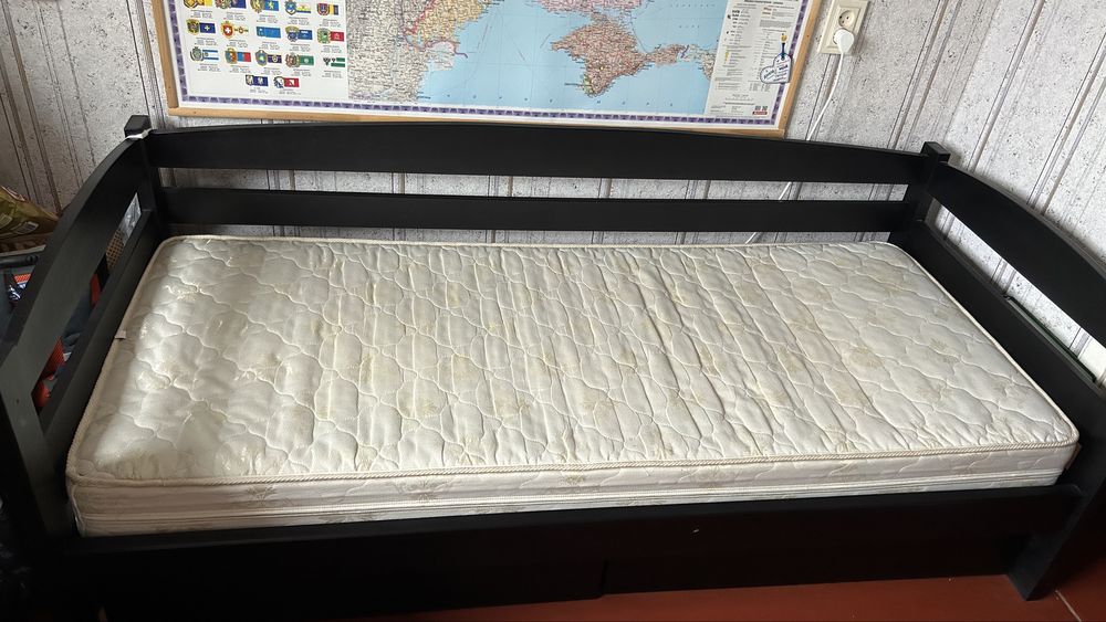 Ліжко односпальне