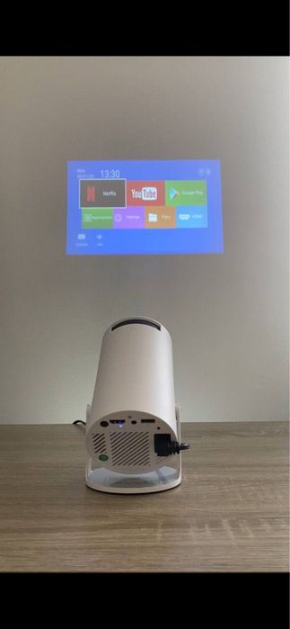 Проєктор HY300 Android 11, 4K, Wi-Fi, компактний домашній кінотеатр