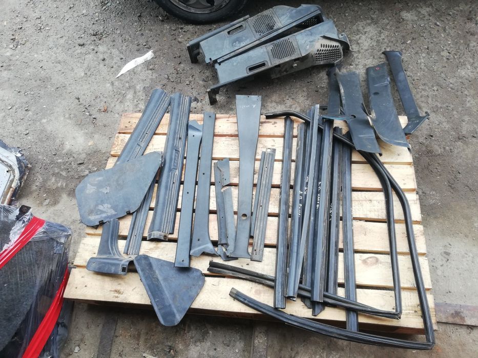 Пластик салону/карти/пластик стаканів, уплотнітєль Ваз 2108-15. Шрот