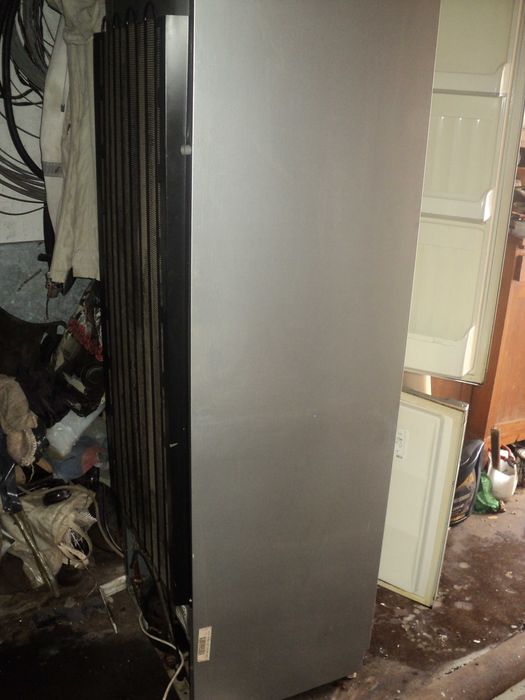 продам двохкамерний холодильник