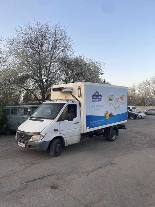 Перевезення рефрижератором холодильник.