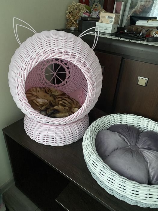Лежанка , котодомик из ротанга.