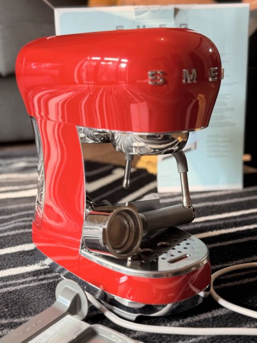 Máquina de Café SMEG ECF01RDEU Anni 50 — Vermelha