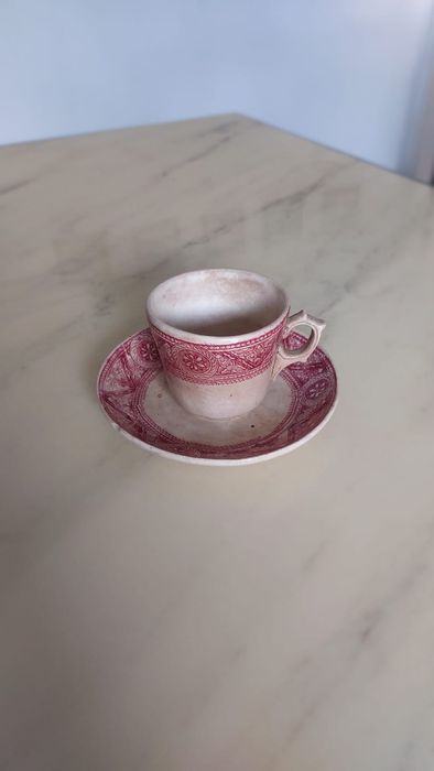 Conjunto de 3 chávenas de café antigas.