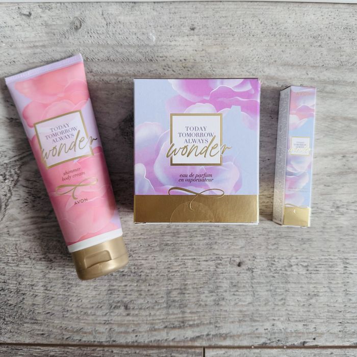 AVON ZESTAW TTA Wonder 3w1 Damski dla Niej Perfumy Balsam Perfumetka