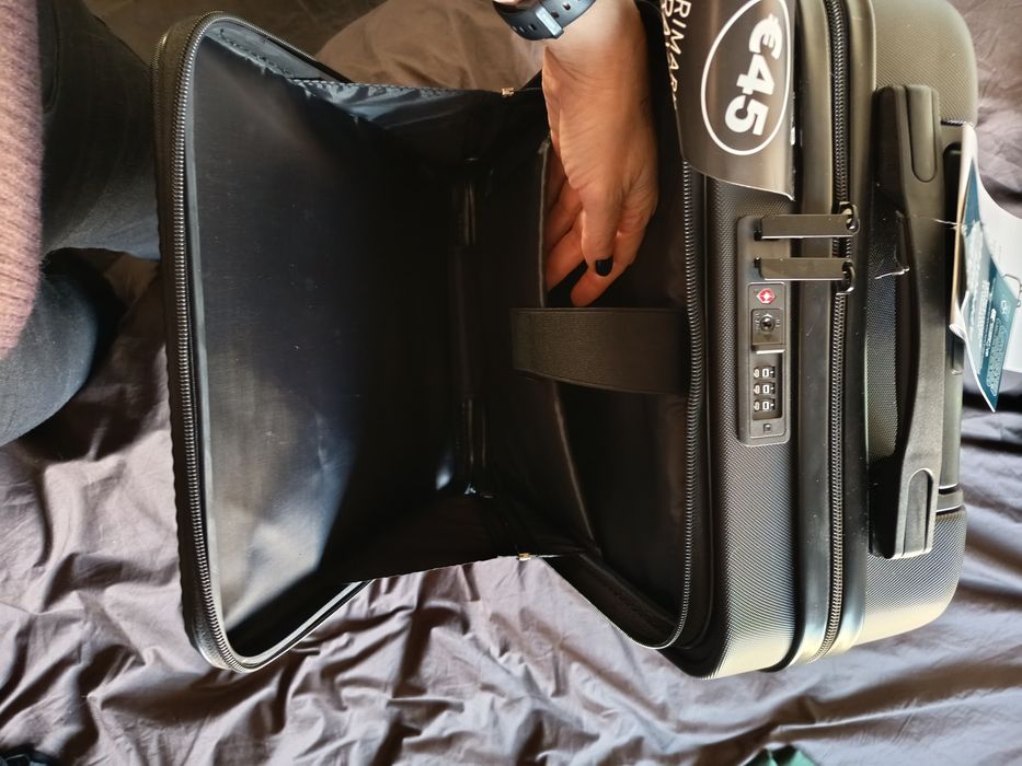 Mala de viagem com código