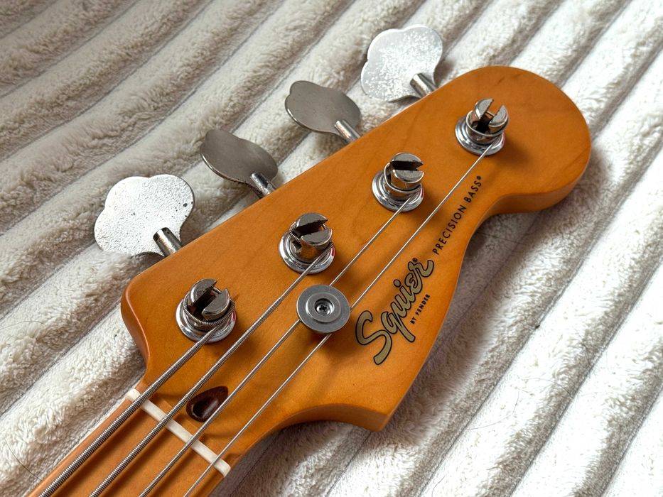 Bas Squier by Fender Precission Bass 40th Anniversary (EMG, High Mass)