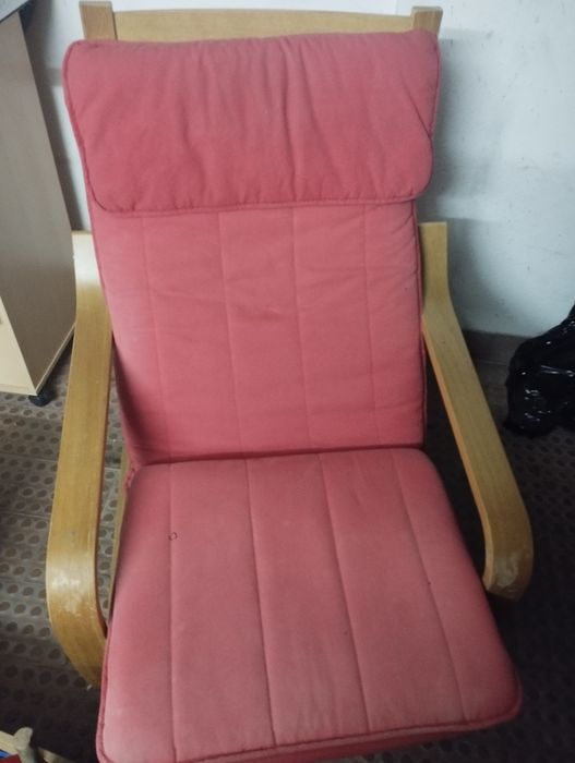 2 Poltronas IKEA vermelho usada