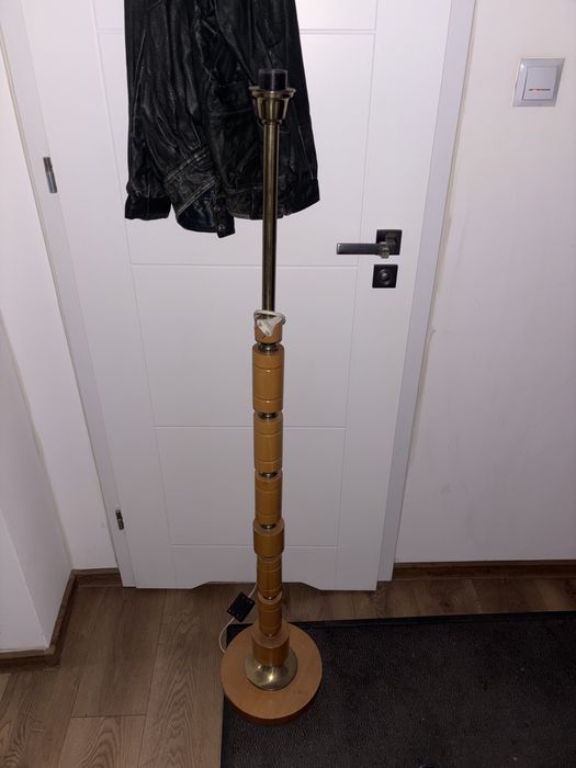 Lampa z abazurem