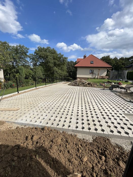 Usługi brukarskie, układanie kostki brukowej, minikoparka, wozidło