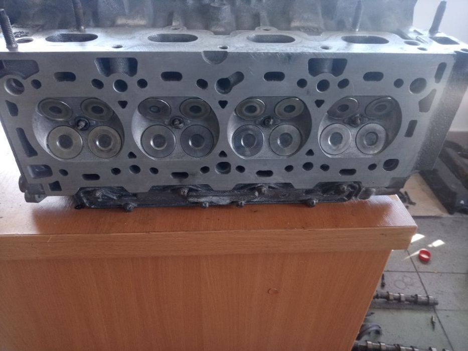 głowica astra zafira b 1.6 16v z16xe1 55559597