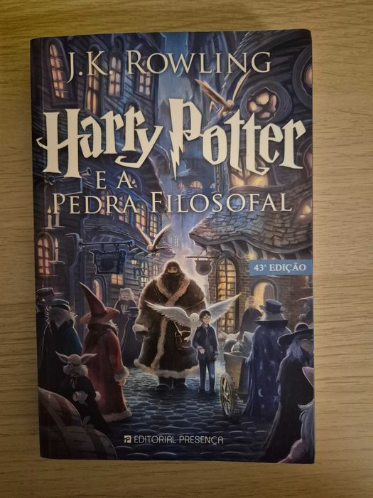 Livro Harry Potter e a Pedra Filosofal