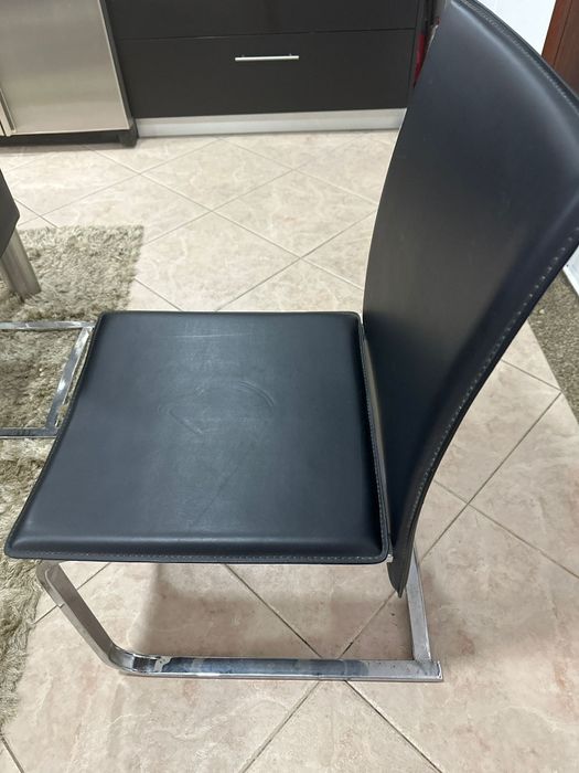 Vendo móvel de tv e cadeiras