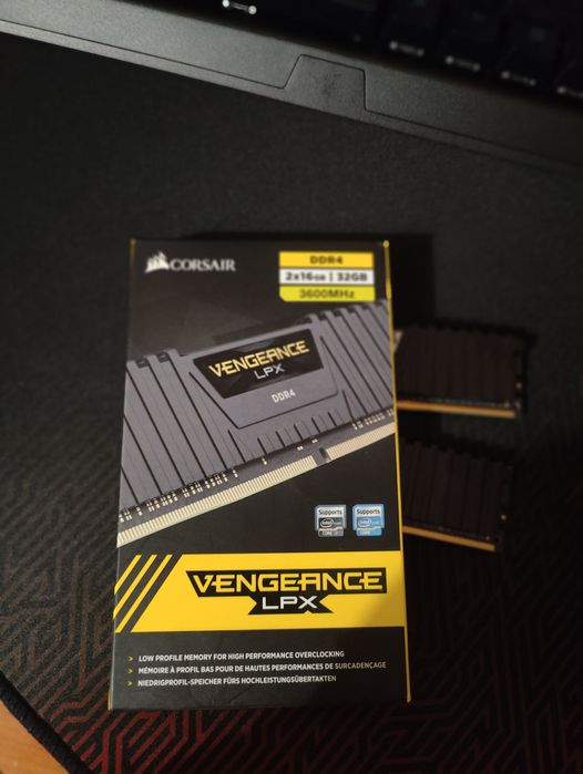 Оперативная память CORSAIR VENGEANCE LPX DDR4/2×16 32gb/3600MHz
