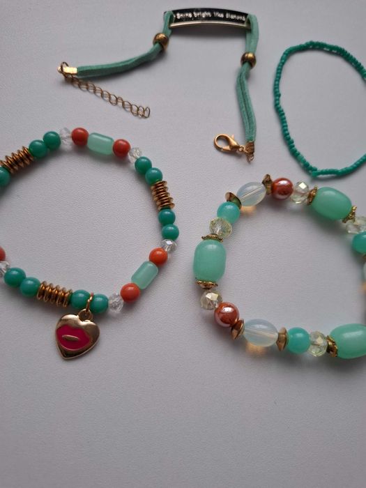 Zestaw 4 bransoletek