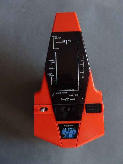 Antiga consola Gakken LSI Game Invader 2000
