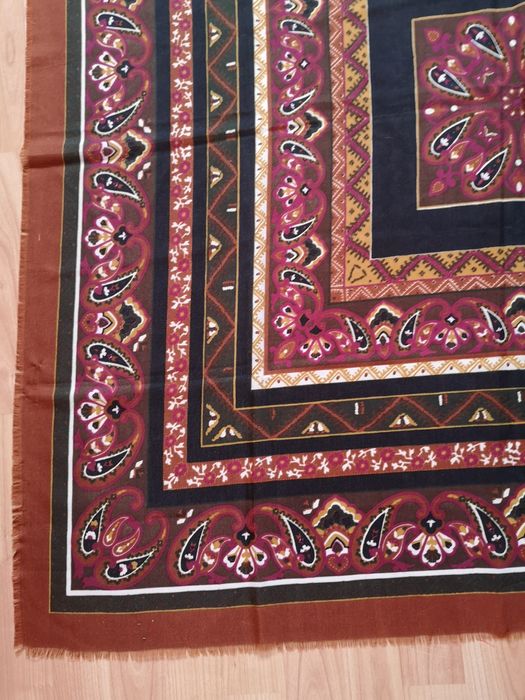 Chusta duża folk 120 x 118