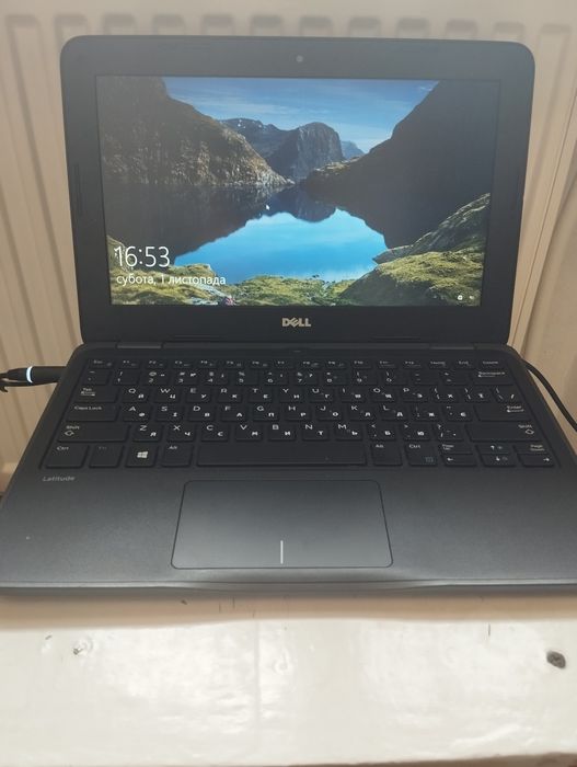 Ноутбук Dell latitude 3180