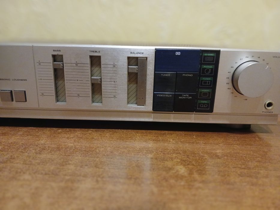 Усилитель Marantz PM 240