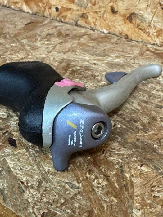 Nowa NOS Shimano 105 STI klamkomanetka szosowa ST-1055 , 2/3 Speed