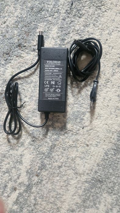 Carregador Bateria Li-ion 42V 2A – Trotinete / E-bike