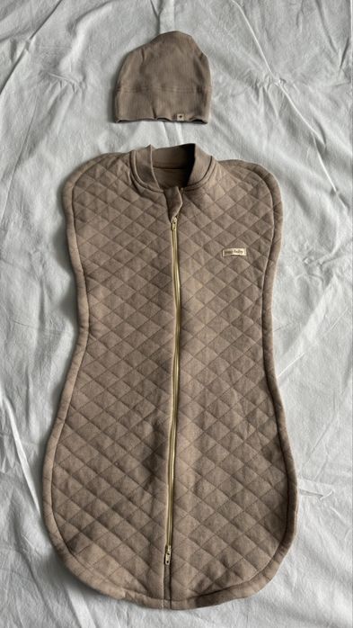 Європелюшка разом з шапочкою