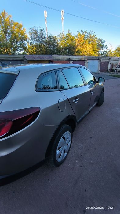 Продам renault megane 2009 года 1.5 дизель