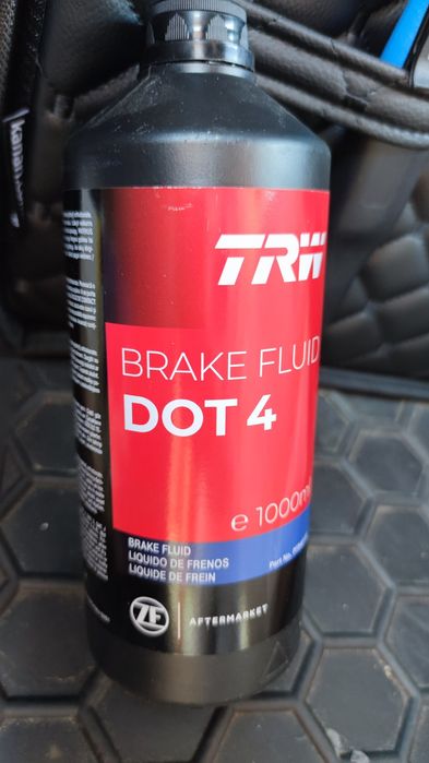 Гальмівна рідина TRW нова