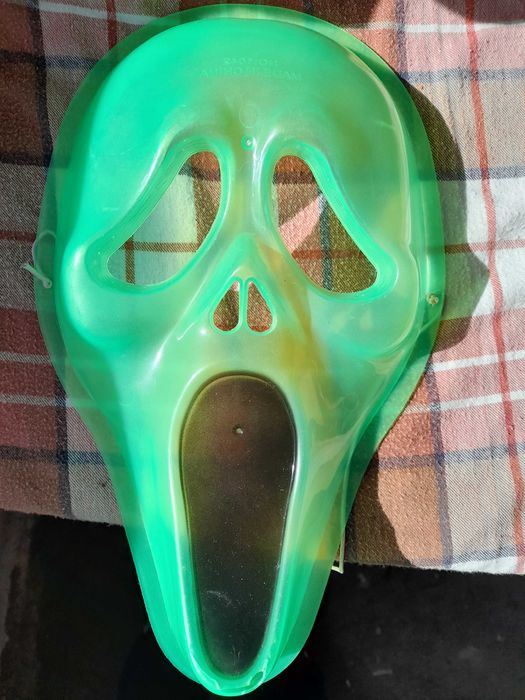 4 Máscaras de Carnaval Adulto + Catwoman para criança