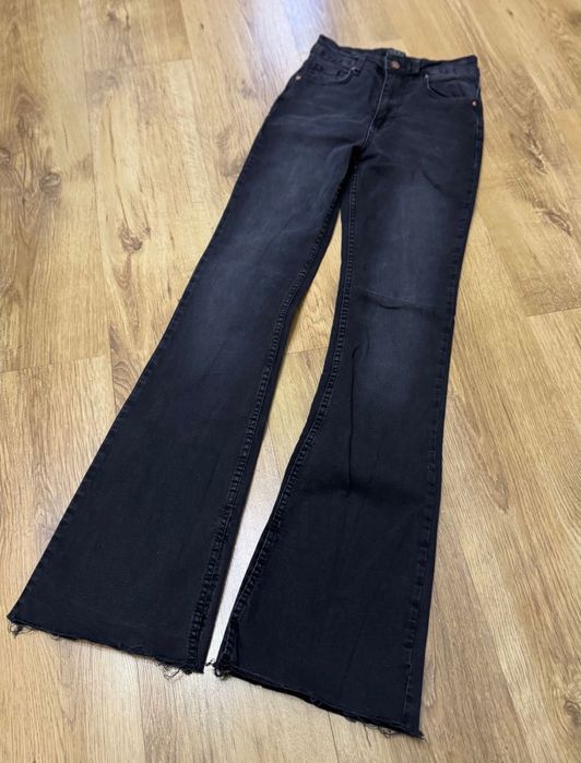 Джинси кльош жіночі