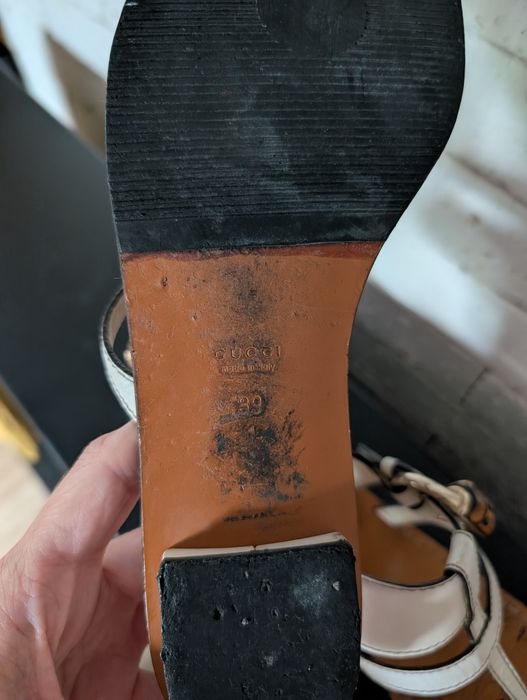 Оригінал! Жіночі шкіряні сандалі Gucci Gwen Leather Bamboo Buckle Sandals. 39 розмір