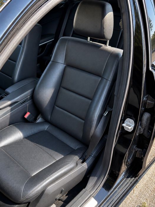 Mercedes-Benz E 200 — fotografia 10