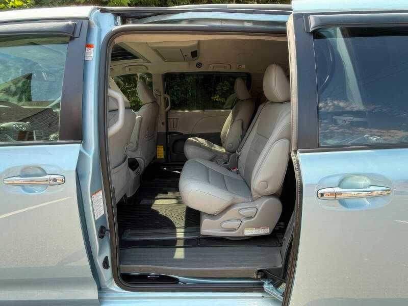 2015 Toyota Sienna XLE Premium 8-Passenger