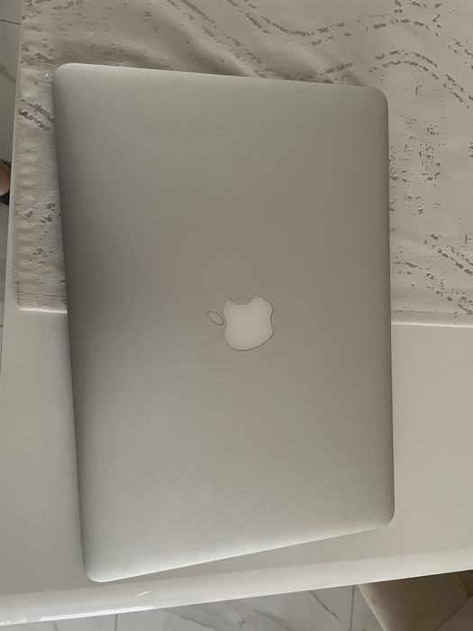 Macbook Air 13 calowy A1466