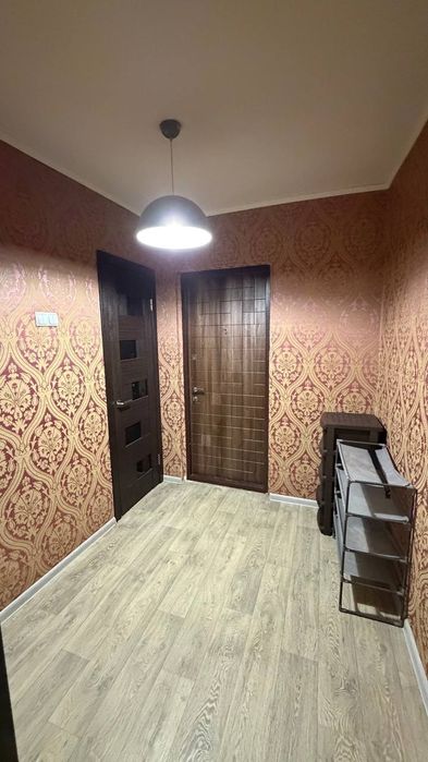 ПРОДАМ квартиру ЖМ Тополь 2 ПОВЕРХ +велика ЛОДЖІЯ
