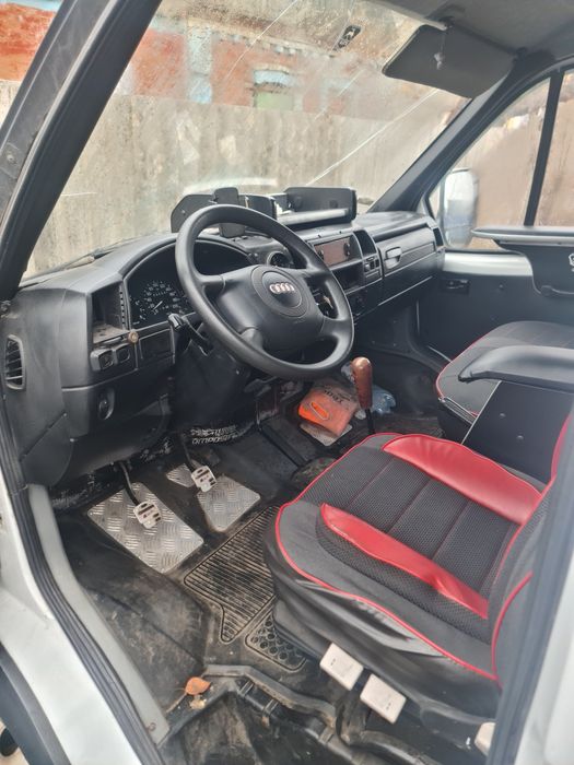 Газель тентованная.