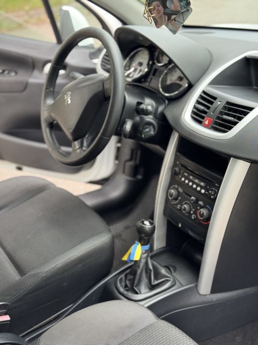 Peugeot 207 2011г.в
