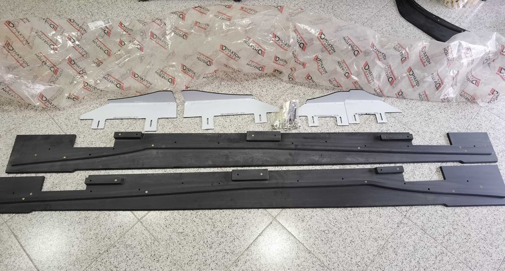 Mercedes-Benz A45 AMG W176 Facelift – Kit Aerodinâmico Maxton Design - Embaladeiras Laterais + Abas