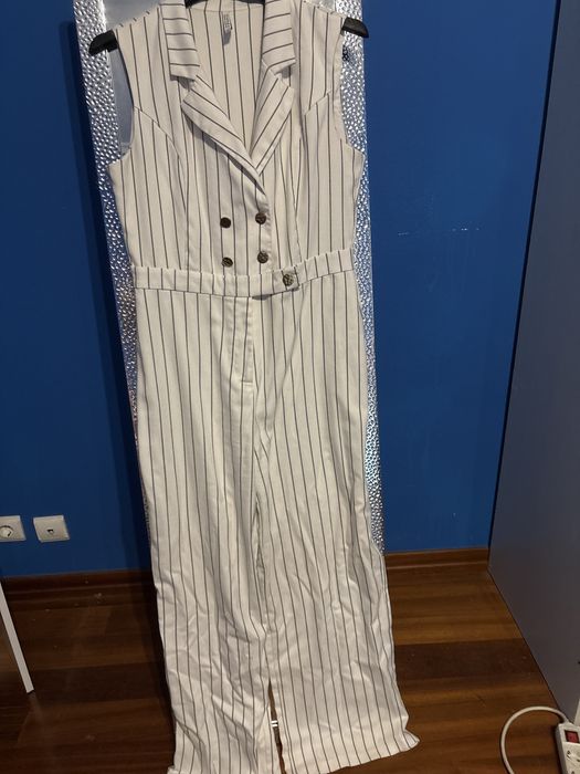 Macacão Branco com Riscas