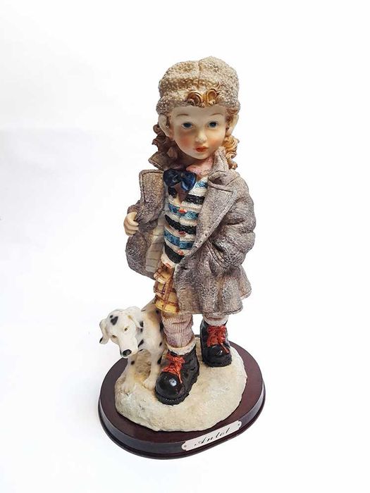 Estatueta Figura Menina Cão Dálmata