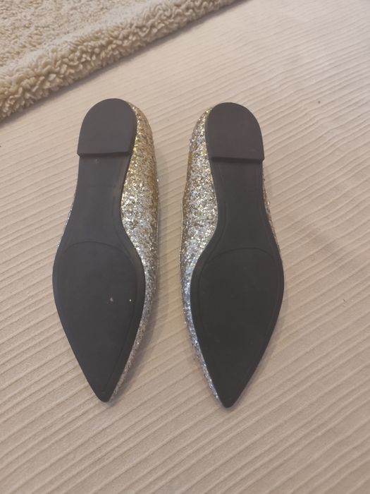 Sabrinas prateadas usadas uma vez