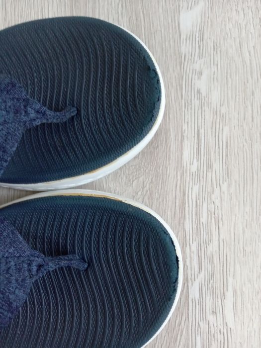 Japonki Skechers On-The-Go r.37
