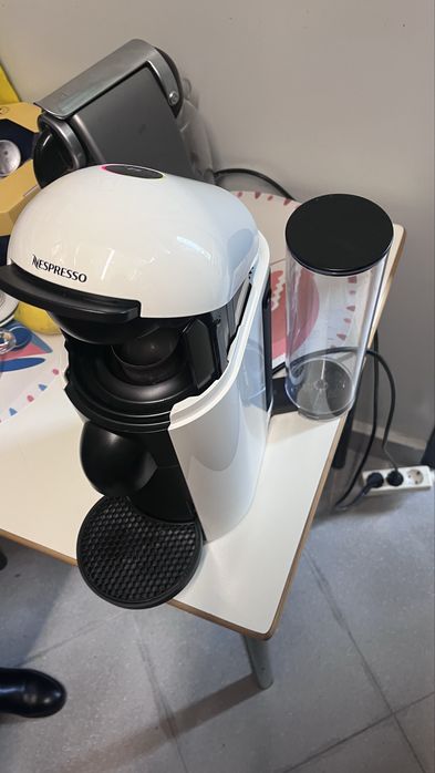 Máquina Nespresso Vertuo Plus