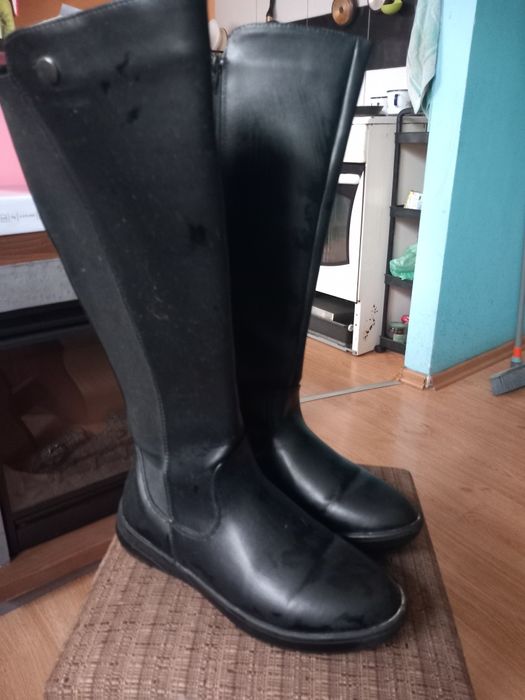 Sprzedam prawie nowe buty zimowe