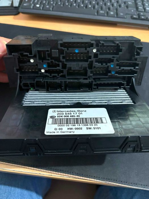 Módulo de fusíveis do Mercedes C200 Kompressor (w203)