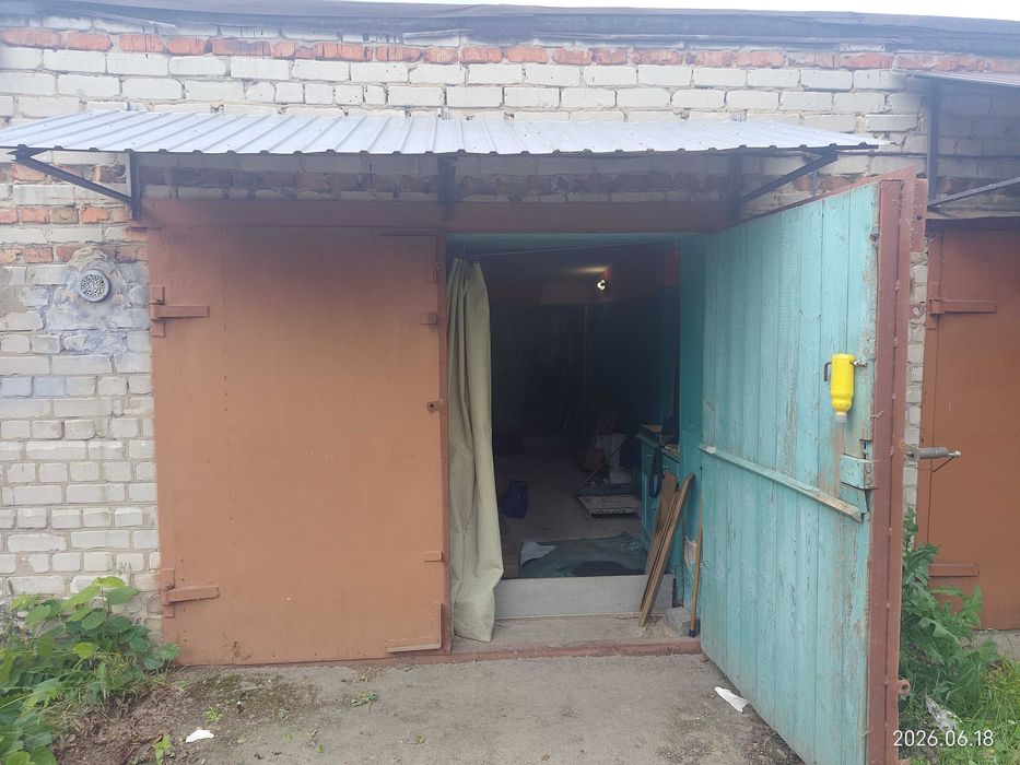 Продам капітальний гараж в авто-кооперативі.