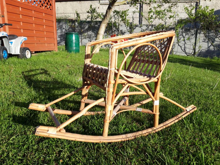 Fotelik bujany wiklinowy