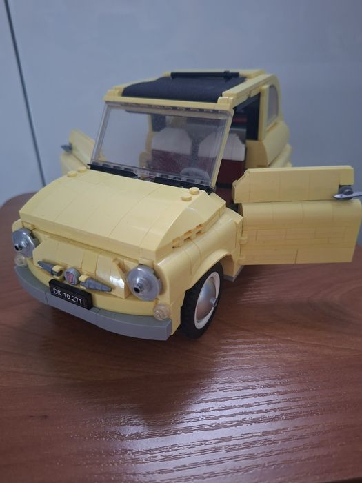 LEGO Creator 10271, Fiat 500